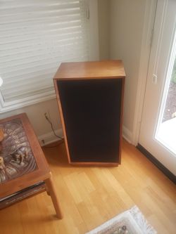 Vintage Rectilinear III floor standing speakers