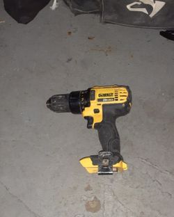 DEWALT 20V DRILL