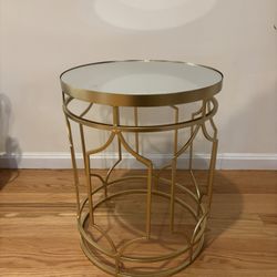 Glass-Top Round End Table 