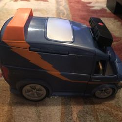 2008 Tech Dude Van With Dudes And Boards