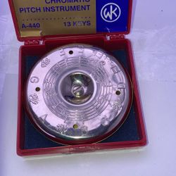 The Master Key Chromatic Pitch Instrument Vintage Wm.kratt Co. 