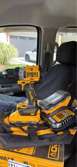 DeWalt 20V XR Brushless Hammer Drill Set