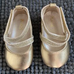  Gold Baby Shoes 6-12 Months .