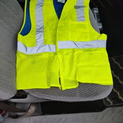 Chillic Safety Vest Keeps You Cold When In The Heat
