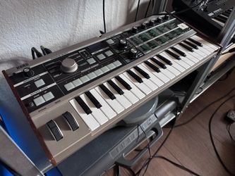 Korg microKORG Synthesizer / Vocoder – $300 OBO