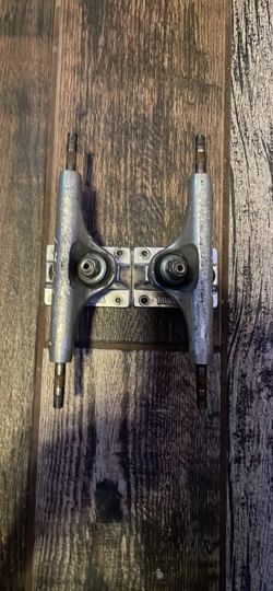 Thunder Skateboard Trucks
