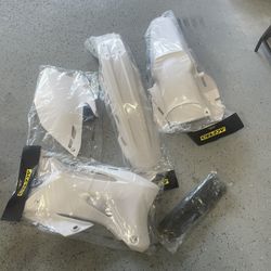 Brand new YZ125-250 Plastics
