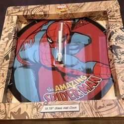 2005 Marvel Comics "The Amazing Spider-Man" 13.75-inch glass wall clock