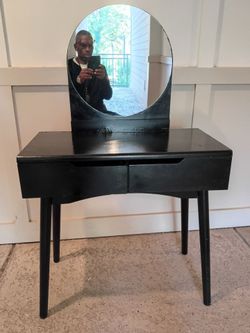 Vanity table