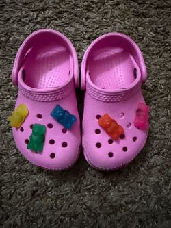 C6 pink with Gummy bears crocs