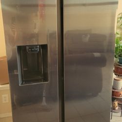 Refrigerator 