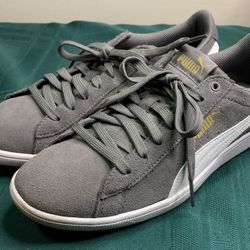 PUMA Vikky Suede Charcoal Gray Women's size 10 sneakers shoes - worn once like new with box