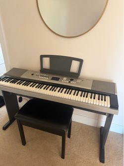 Yamaha piano YPG-535