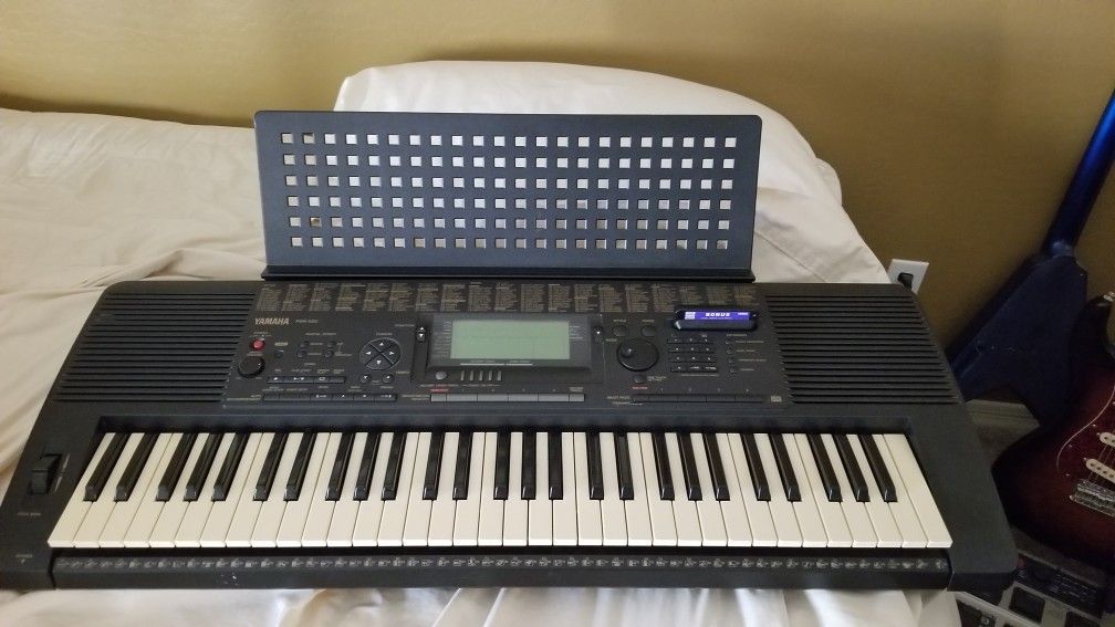 Yamaha PSR 520 Keyboard Synth