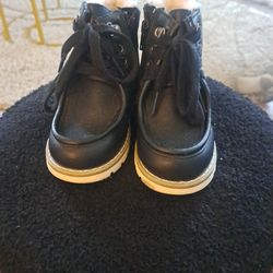 Toddler Old Navy Boots Size 9 / ONLY MESSAGE IF READY TO PURCHASE