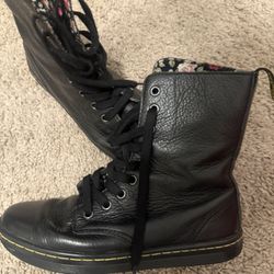 Women’s Dr. Martens 