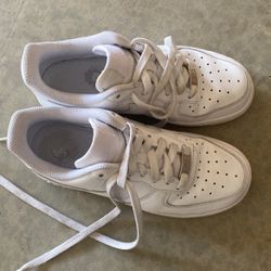 White Womens Air Force Ones - 6.5