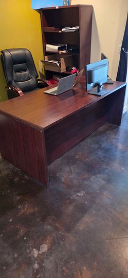 Large Mahogany Executive Office Desk