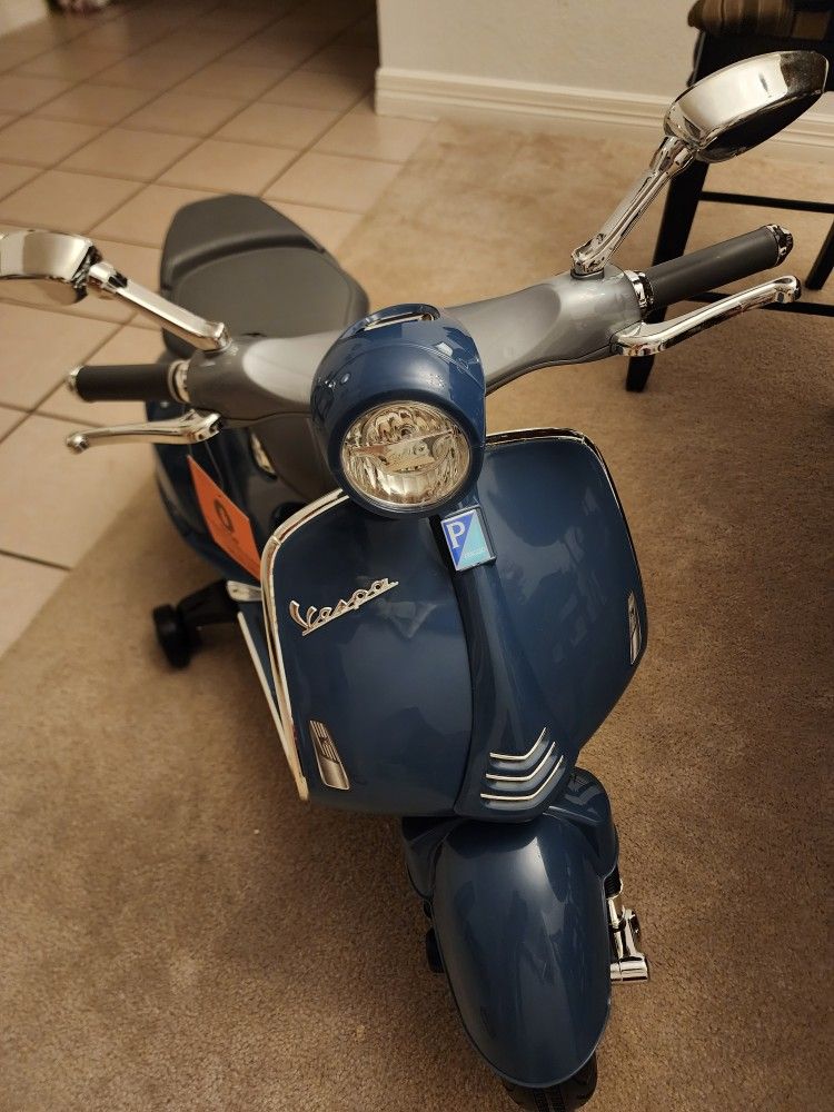 Huffy Vespa Battery Ride On Blue