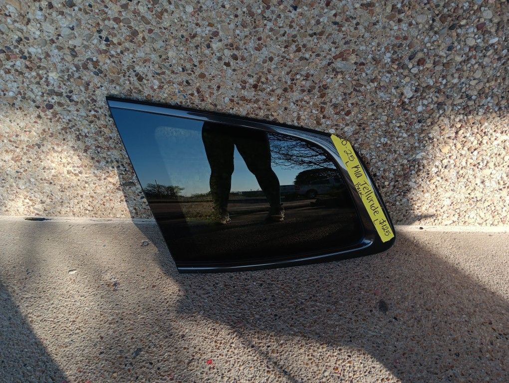 2020-25 Kia Telluride Left Quarter Panel Glass