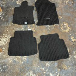 2020 Subaru Outback OEM Floor Mats -black
