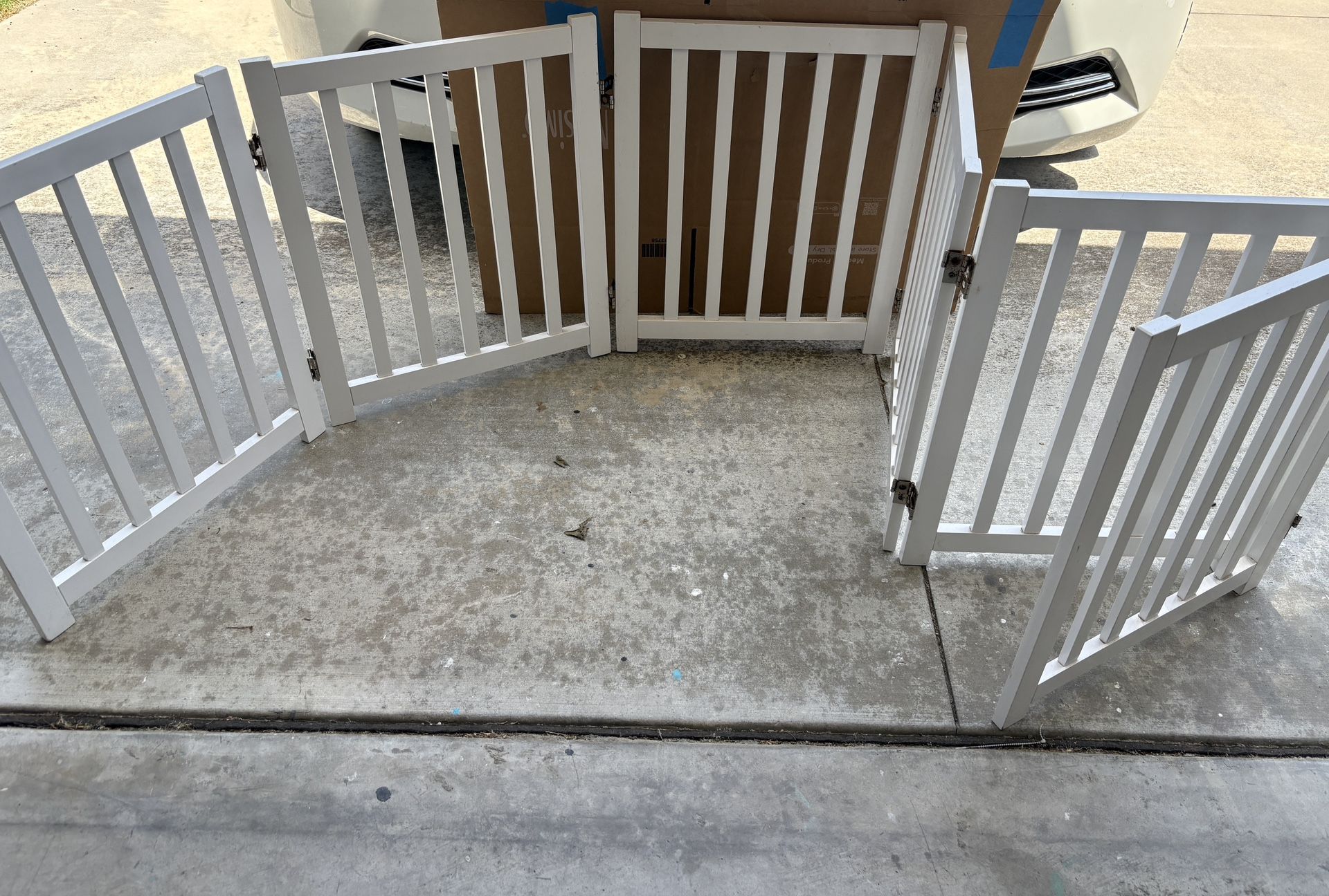 24” Tall 6 Panel Folding White Wooden Pet Gate