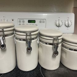 Good Used Condition Jars Pet and Smoke Free Home 