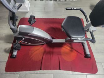 SEATED STATIONARY BIKE EXCELLENT CONDITION  EVERYTHING WORKS AS INTENDED 
11525 S HALSTED DUNKIN DONUTS/7111.S WESTERN WALGREENS 
90$ CASH only AS IS