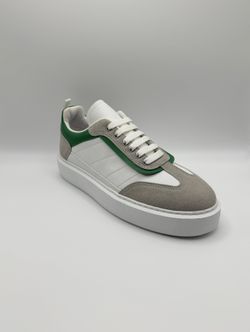 Brand New Comfortable Men Fashion Sneakers - Multiple Sizes