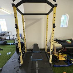 Weight Lifting Cage 