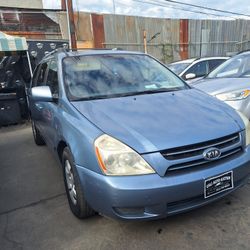 2008 Kia Sedona 