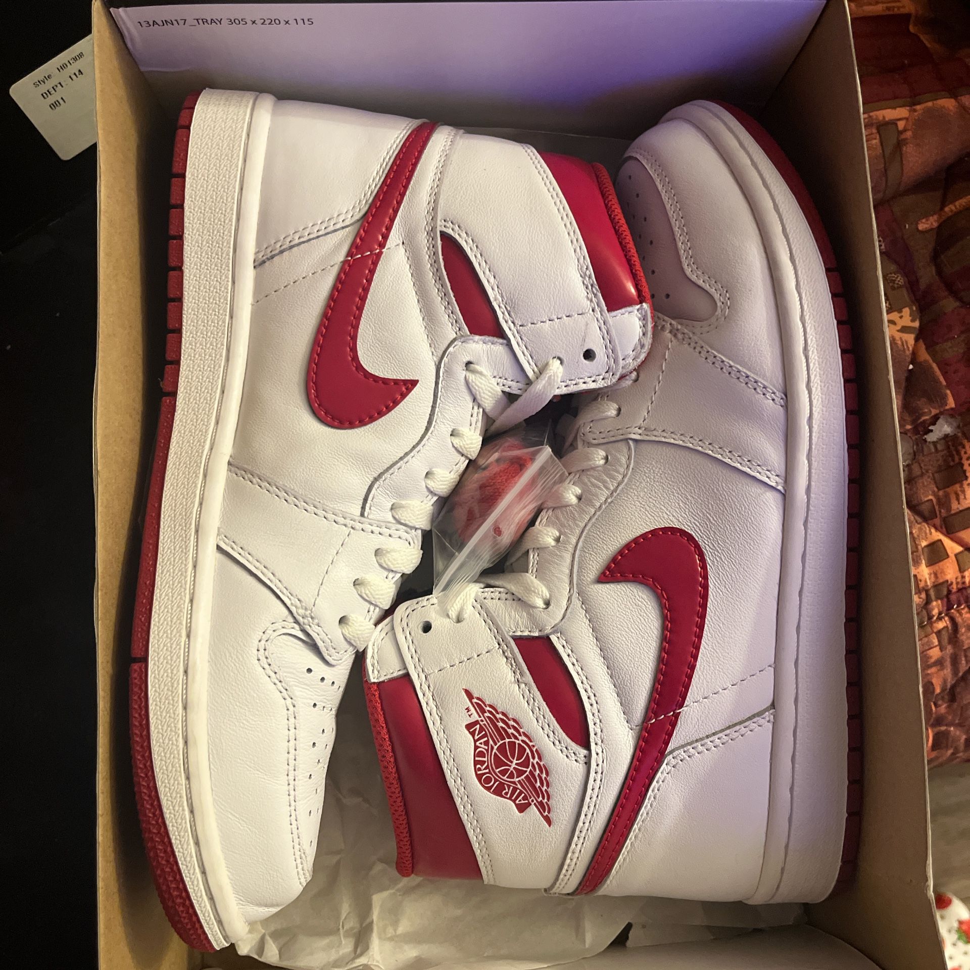 Jordan 1 Hi Red Metallic