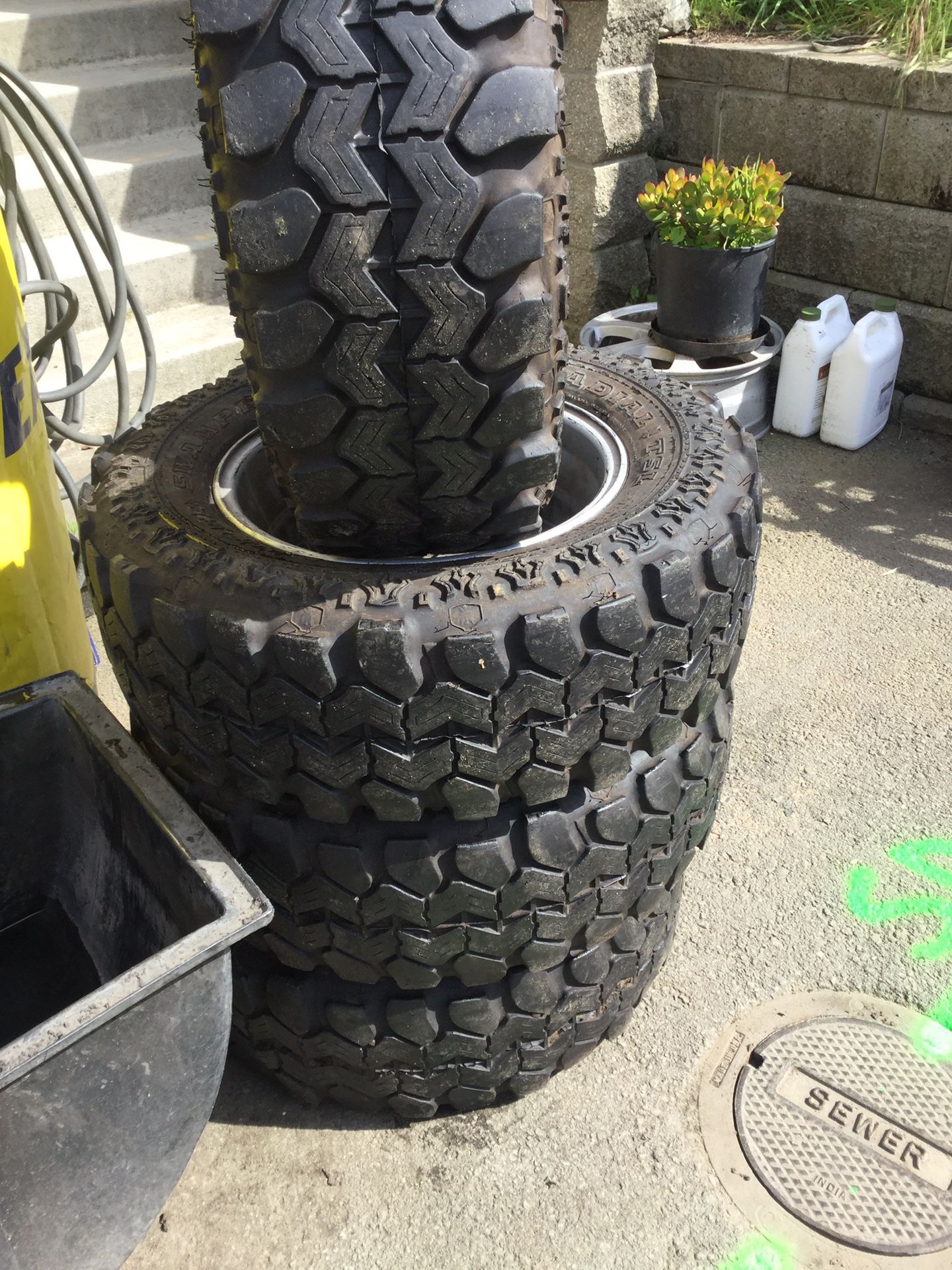 Tire 27x9.50-15