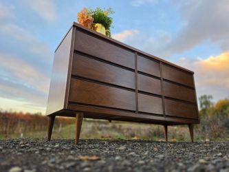 MARVELOUS Mid Century Modern Dresser 9 Drawers Brown