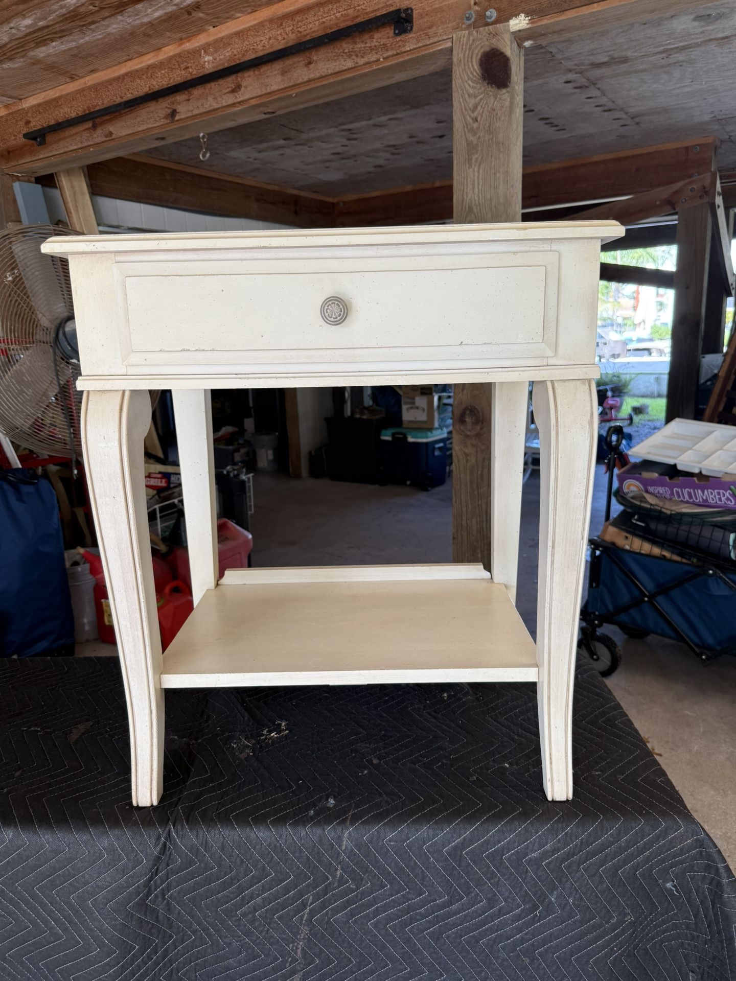 Ethan Allen Side Table/Nightstand