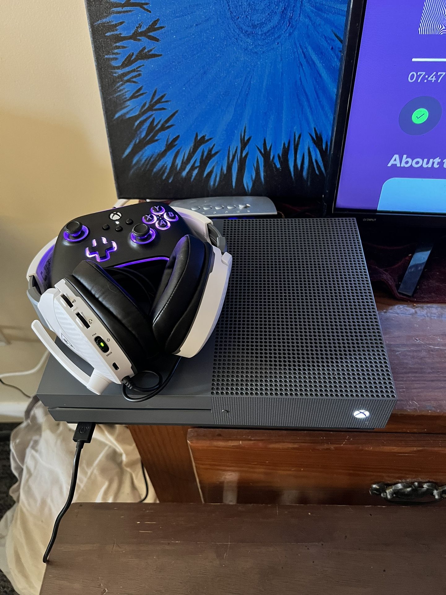 Xbox One S Bundle W/headset And Gaming Controller