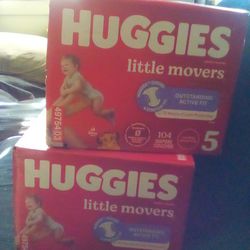 Huggies Little Movers Size 5 Diapers