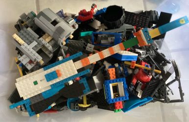 LEGOS 7 pounds of Legos