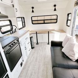 Remodeled ‘95 Travel Trailer - 19 ft