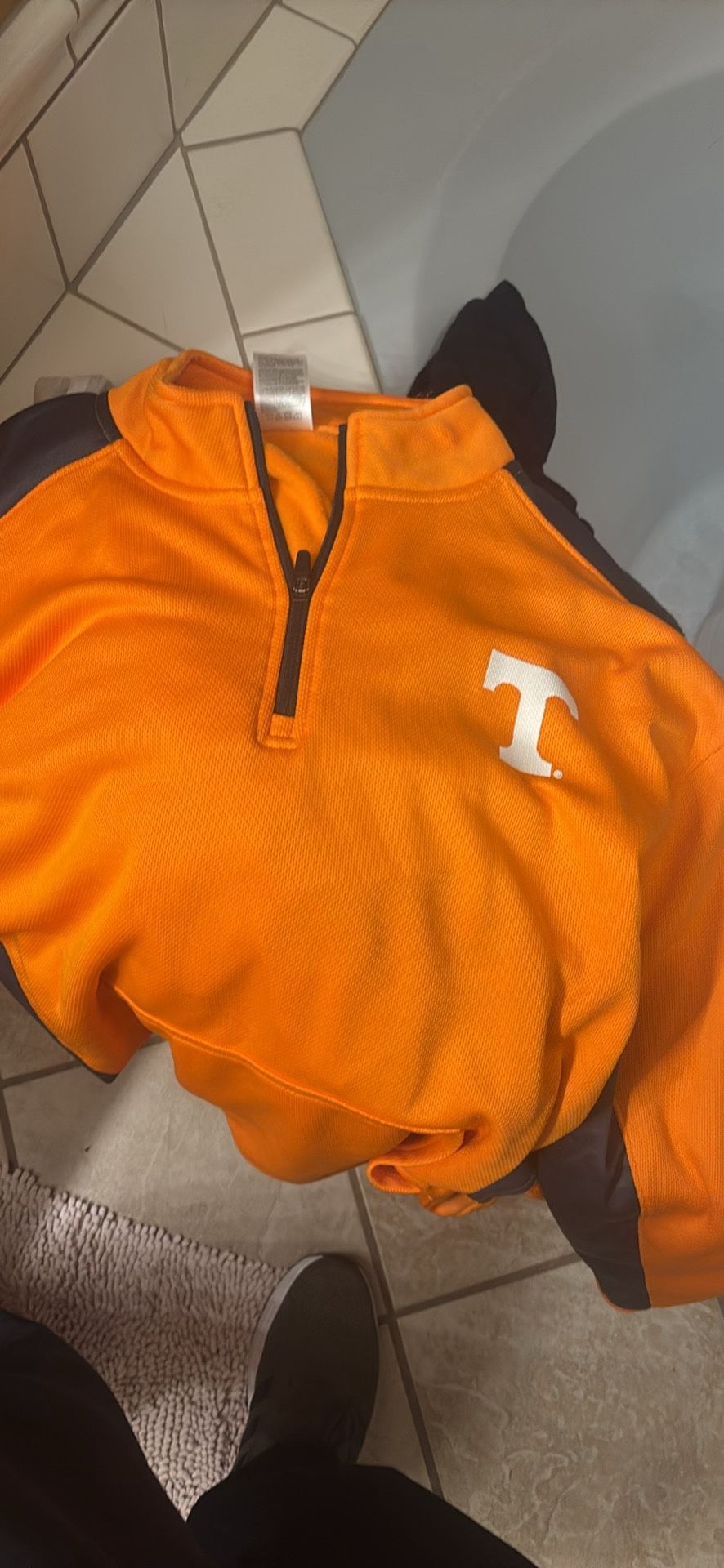 UT Pullover