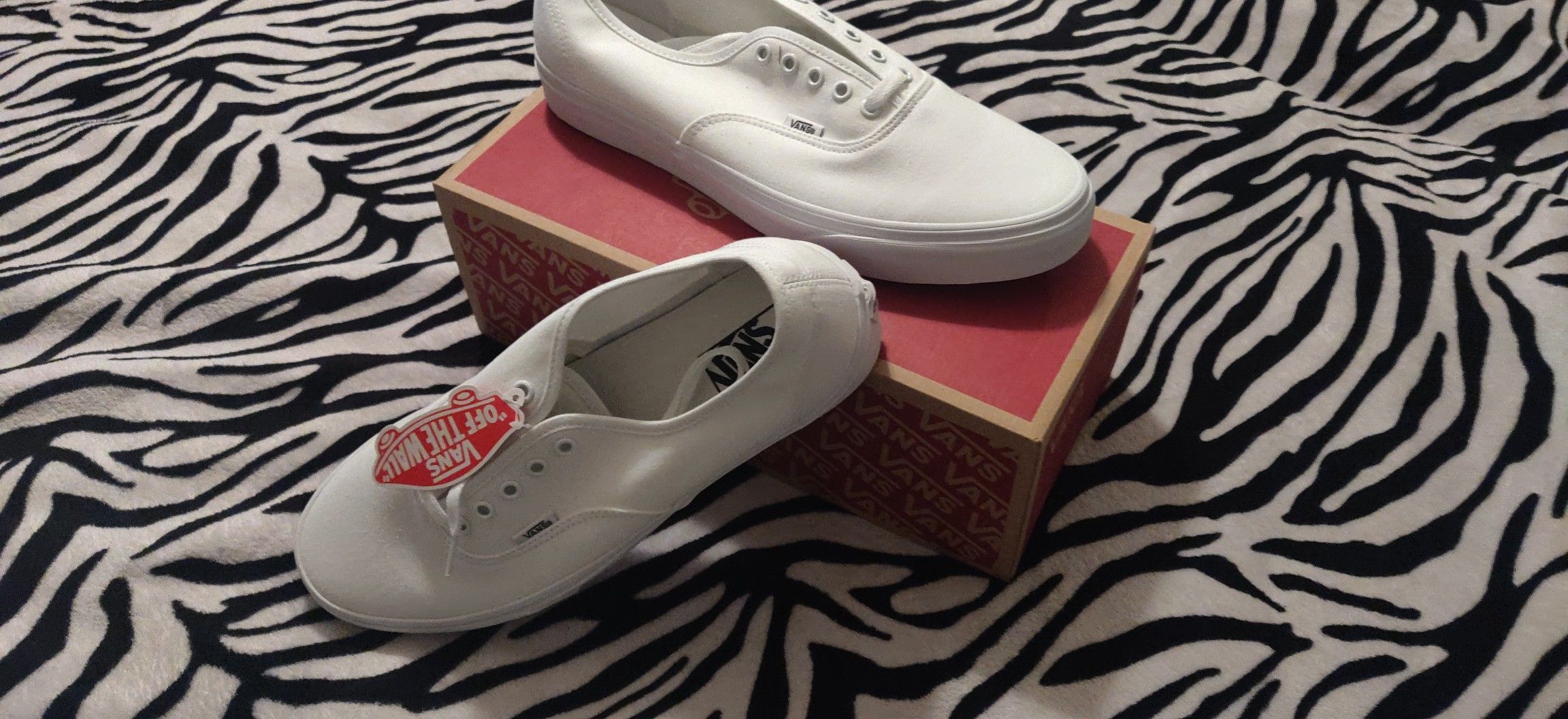 TRUE WHITE VANS SIZE 12
