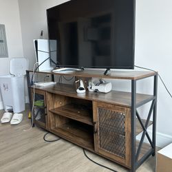 TV Stand/Entertainment Center
