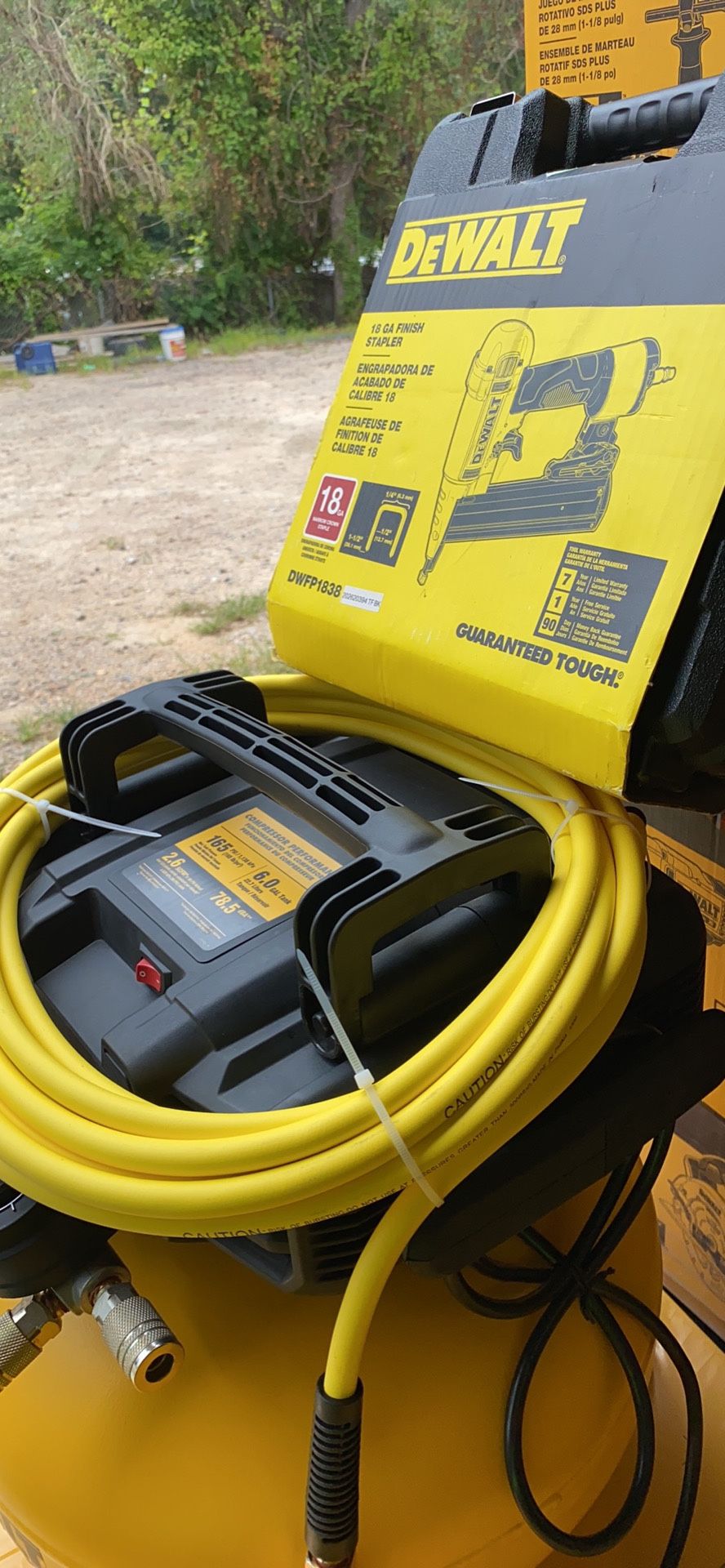 Dewalt compressor 6 gallon Performance 165PSI -18GA Finish Stapler Narrow Crown Staple
