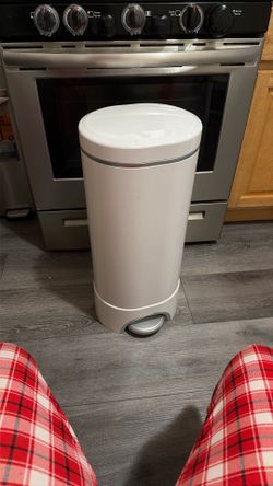 Munchkin® Cubo de pañales