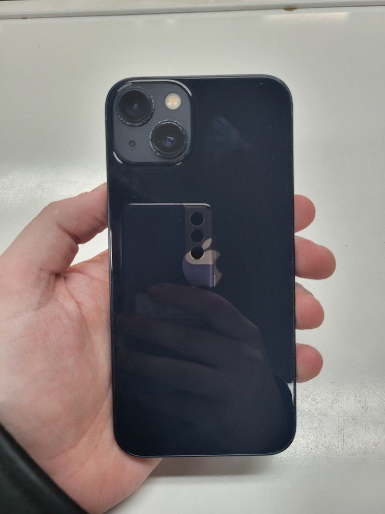 Apple IPhone 13 Unlocked 128gb - 5 Dollars Down No Credit Needed! 