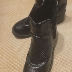 Women's Boots Size 9