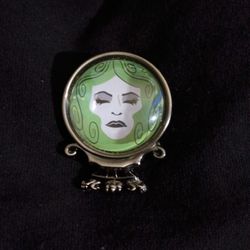 Disney The Haunted Mansion Madame Leota Cristal Ball Pin 