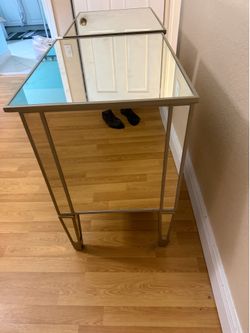 Mirrored night stands