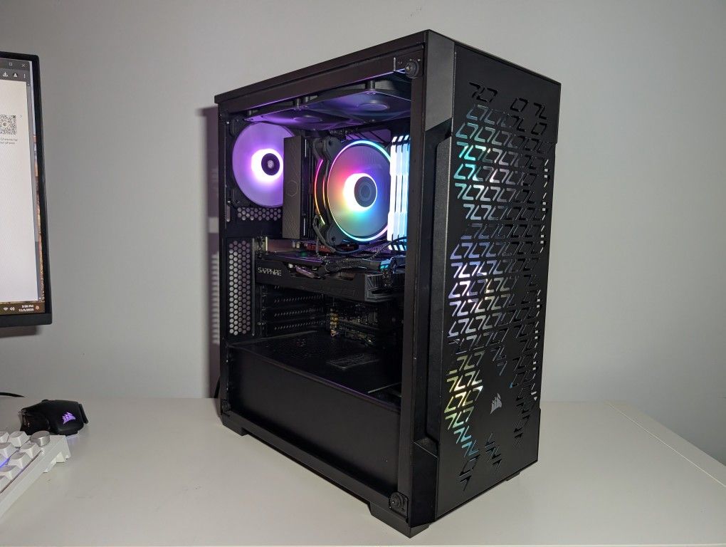 Gaming PC - Ryzen 5 3600XT / RX 5600 XT / 32GB RAM| Corsair iCue RGB Build