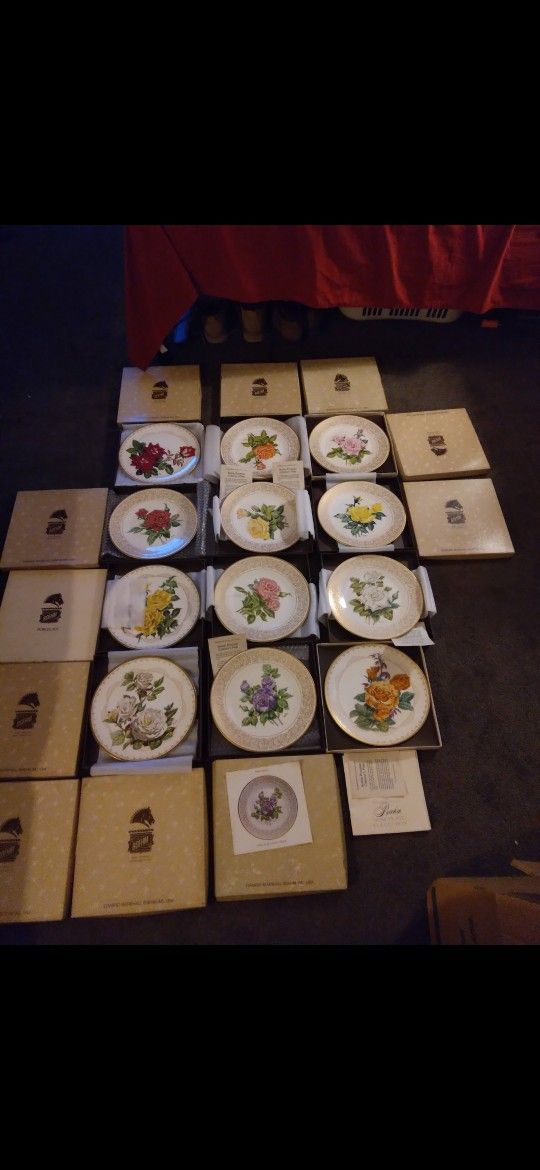 Collectors Plates Have Sets  Or Buy Whole Lot